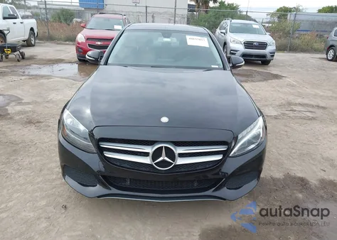 2015 Mercedes-Benz C 300 4Matic из США, поврежденный, VIN 55SWF4KB7FU083157